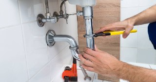 Сантехнические работы Мирный цена 462 руб. Услуги сантехника